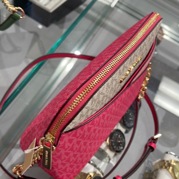 MICHAEL KORS
Jet Set Travel Medium Color-Block Signature Logo Dome Crossbody Bag - Picture 9 of 16